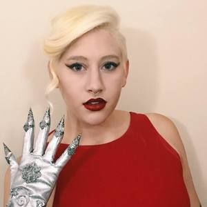 Meet your Posher, Kelly